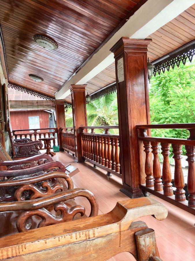 วิไลวรรณ เพลซ เฮาส์ Hotel หลวงพระบาง ภายนอก รูปภาพ